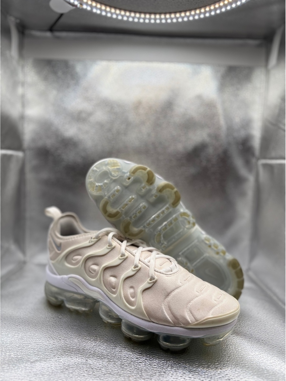 Nike air vapormax plus triple white